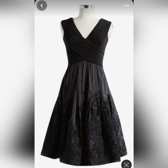 Adrianna Papell Dresses & Skirts - Adrianna Papell black dress women's size 8 cocktail party